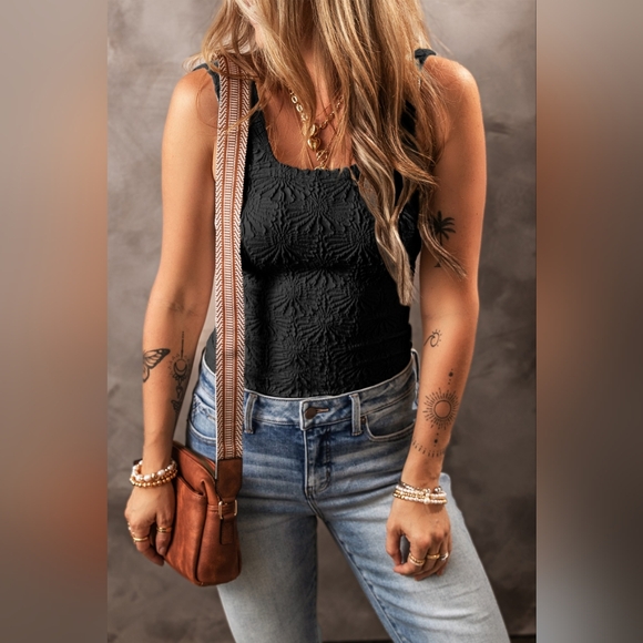 Square Neck Wide Strap Tank Top - Picture 3 of 6